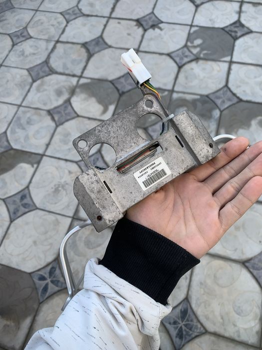 Лепестки на Mitsubishi