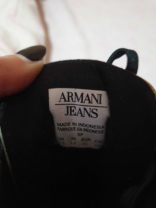 Vand Armani Jeans