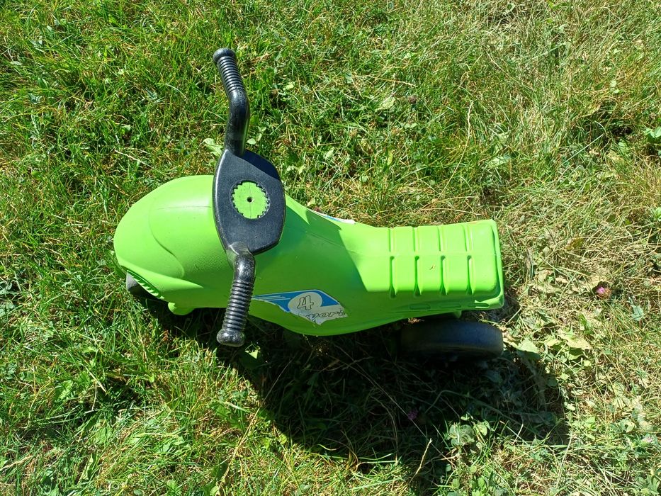 Bicicleta plastic fara pedale