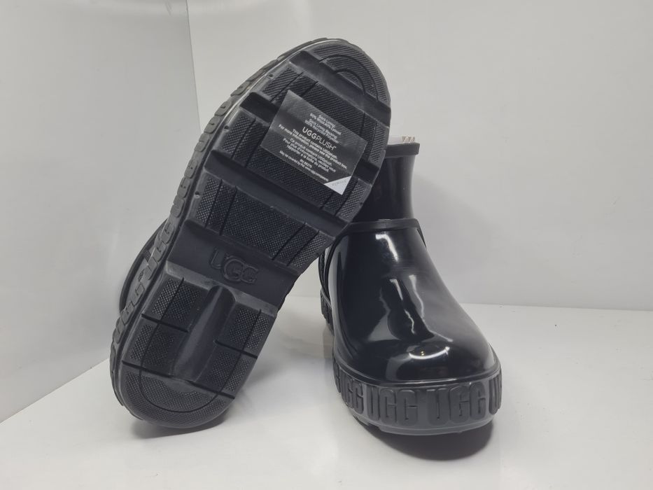 Ботуши UGG Drizlita

Чисто нови с кутия.

Размер 36 стелка 22.5 см.
(У