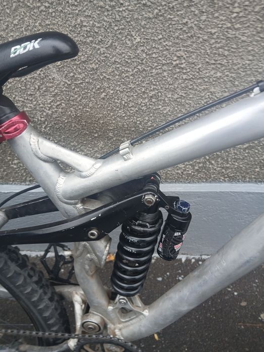 Vând Bicicleta Ghost DH