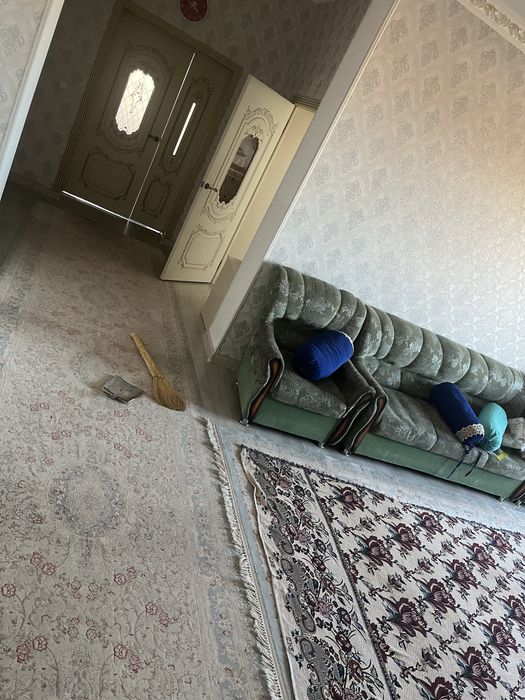 Продается ковры.Кілем сатылады.