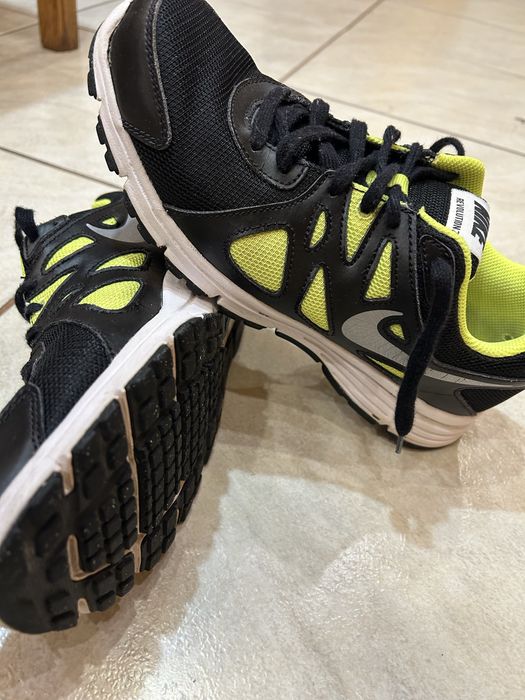 Nike resolution 2gs 70 lei
