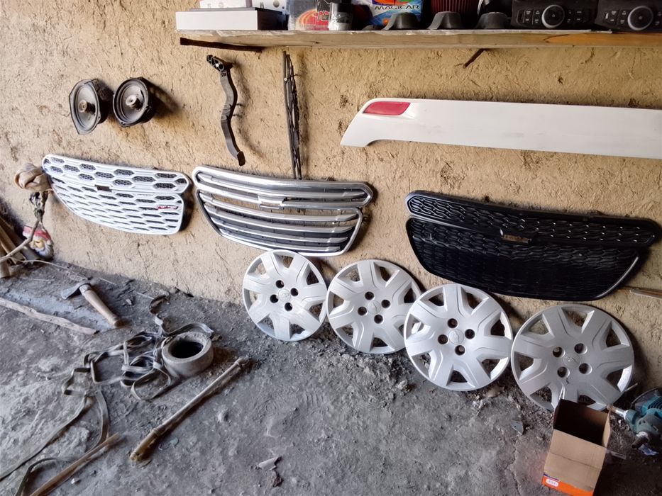 Spark zapchastlar sotiladi