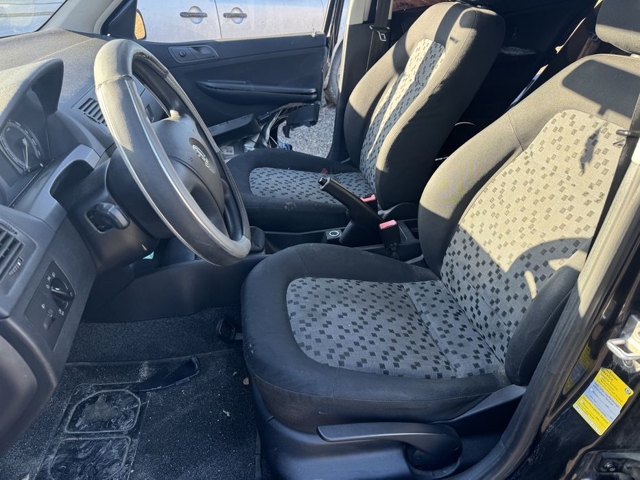 Шкода фабия 1.2 бензин 2004 Г смао на части