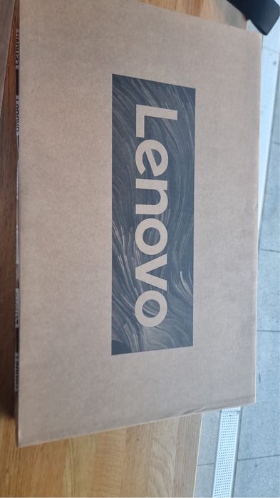 Laptop Lenovo V15 G2 ALC cu procesor AMD Ryzen 3 5300U, 15.6"