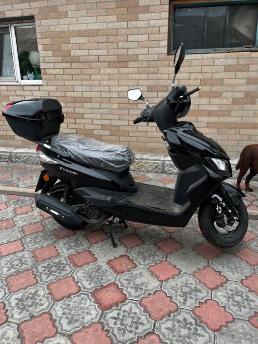 Продам скутер М8