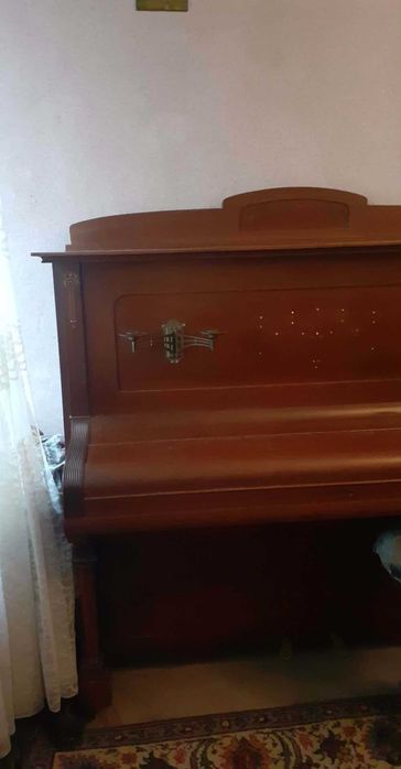 Pentru nostalgici si nu numai,ofer spre vanzare pianina Rosenkranz.