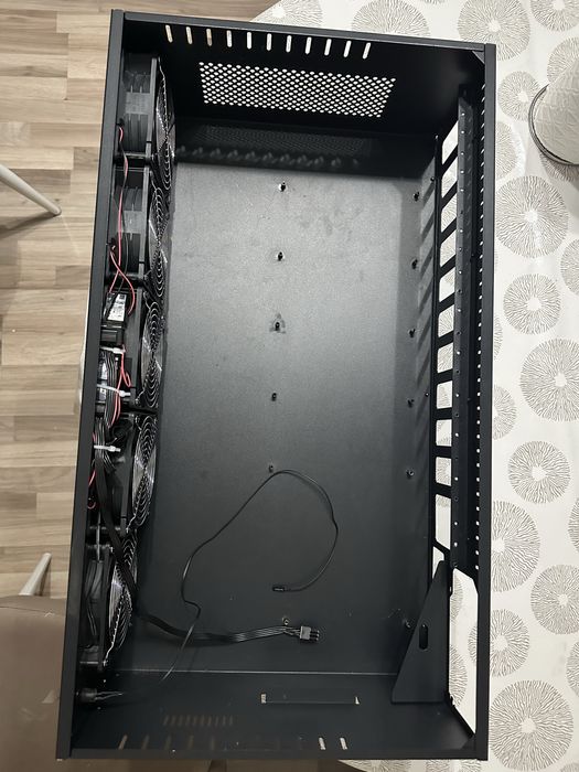 Риг майнинг корпус с вентиляторами только корпус