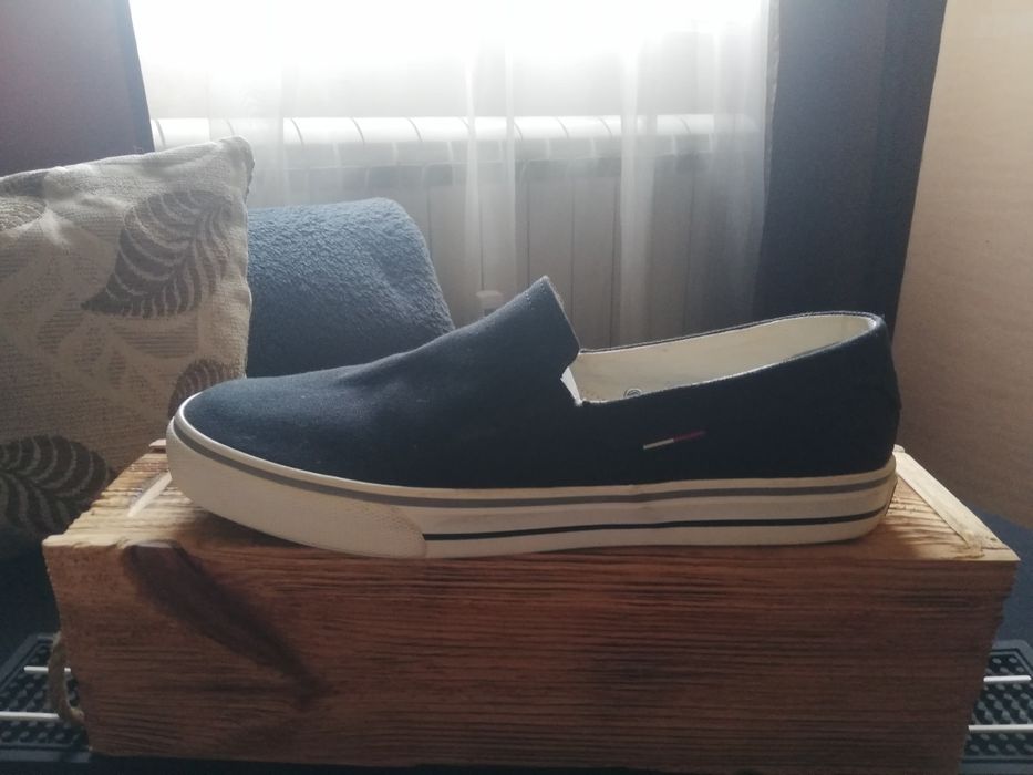 Мъжки гуменки конверс/converse 44. 5 и томи хилфигер