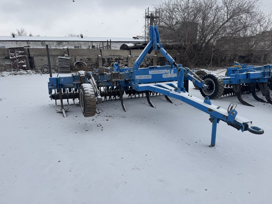 Чизельный плуг пч4,5