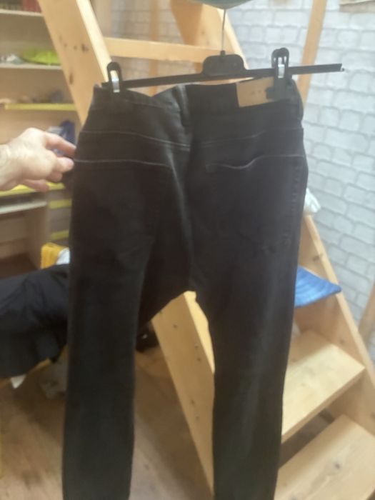Blugi cu pietricele skinny
