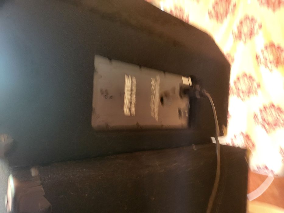 Vand boxă activa si un bass