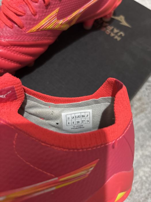 Бусты красные мизуно