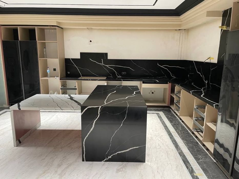 Столешницы. Столы. Бар стойки. Стойки ресепшен из Кварца, акрила и т.п