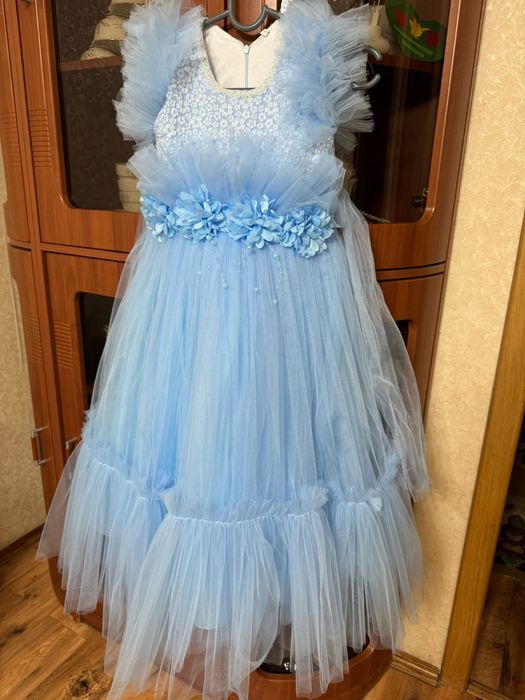 Платье бальное одевалось 1 раз