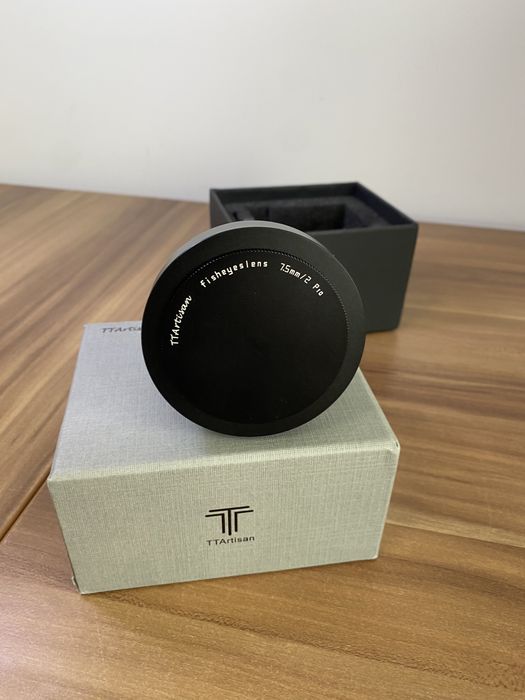 Obiectiv foto ultra-wide TTArtisan 7.5 mm f2, Desigilat, nu este folosit