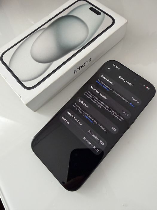 iPhone 15  256gb