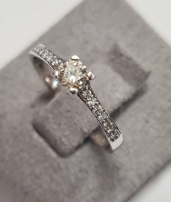 Inel din aur alb 18k, cu diamante naturale, IAU825