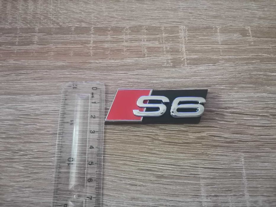 Предна решетка сребриста емблема Audi S6