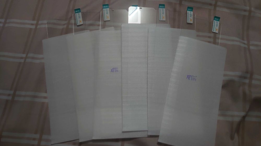 Оригинальный чехол и стекло для смартфонов Sony Xperia.