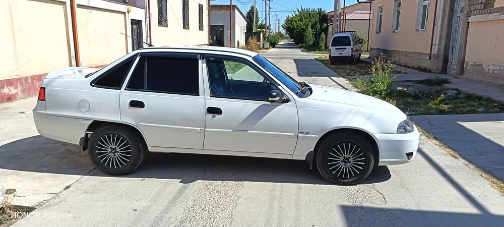 Nexia 2 sotiladi 1.6 dons holati ideal narxi 5 200 $