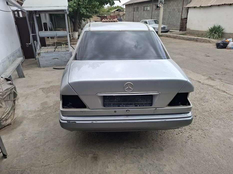 Мерседес на запчасти ешка.