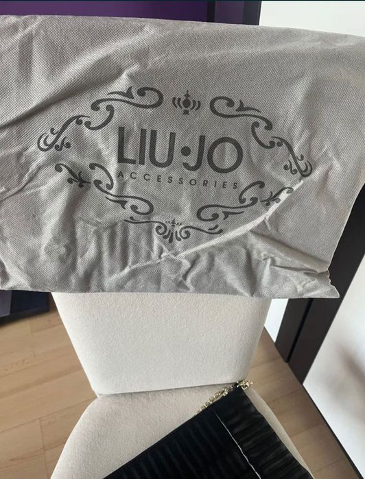 Чанта клъч с дълга дръжка Liu Jo.