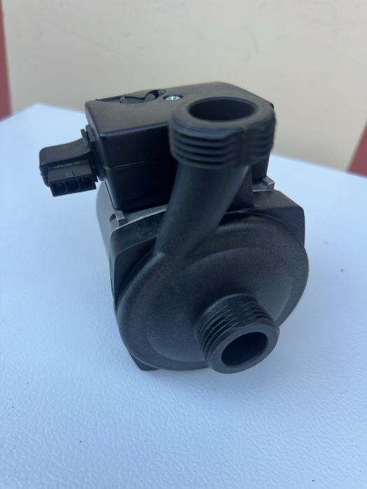 Pompă de circulație Grundfos UPS15-50 CES87