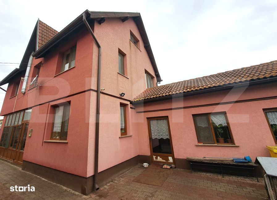 Casa spatioasa P+E+M de vanzare – Harman | 5 camere | Curte 500 mp