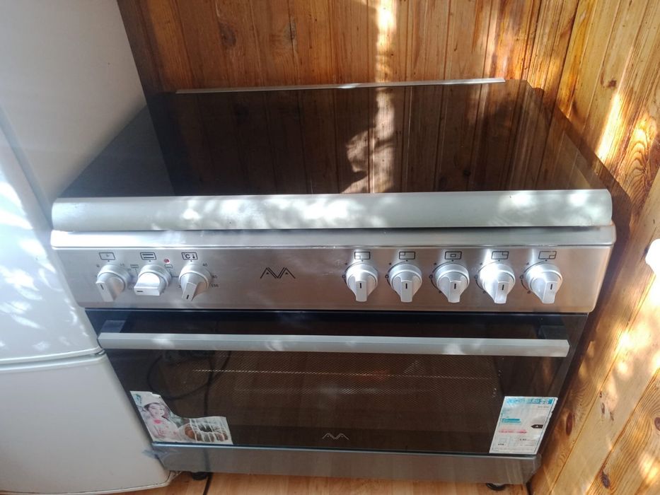 Продам газплиту  5 камфорную