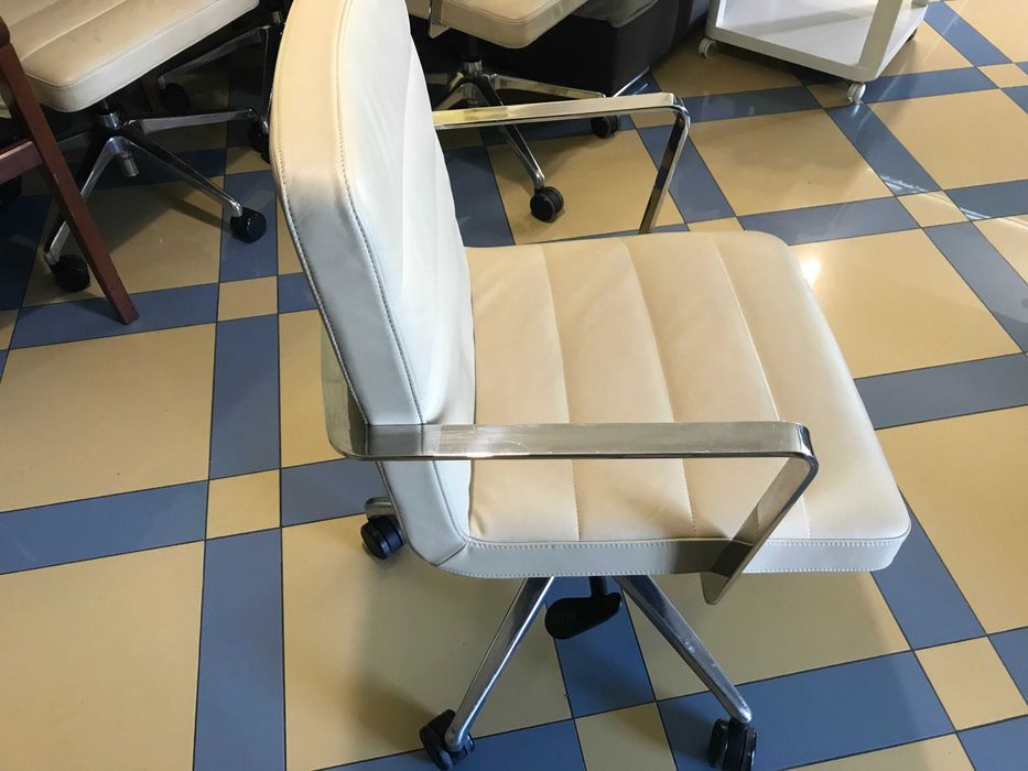 Дизайнерски конферентен стол-Bernhardt Design duet task chair