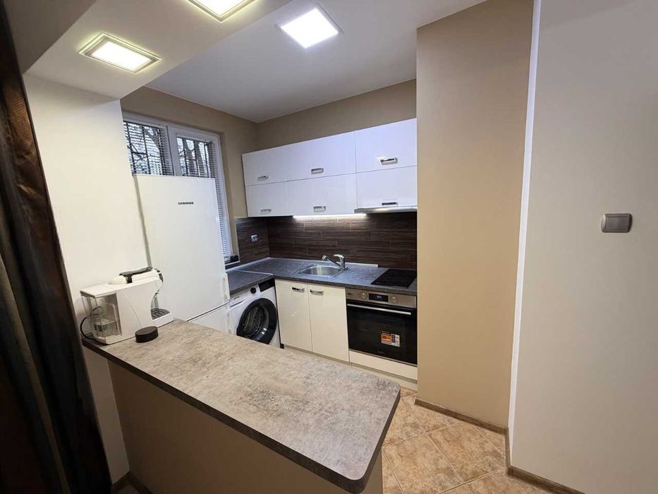 Дава се под наем Тристаен апартамент в София, Медицинска академия - 94 кв.м за 847.62 € - Снимка #11