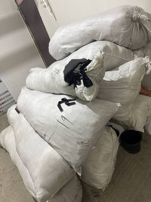 Хар хил Булак материял булаклари бор кимга керак булса олиб кетсин.