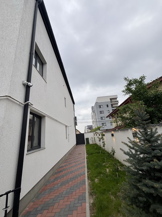 Casa de vanzare  str safirului