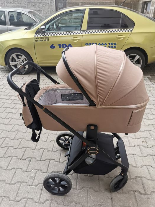 Продавам детска количка Crello Ultra