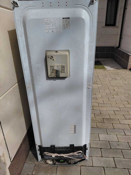 Продам холодильник на запчасти