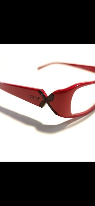 Vând doar en-gros rame de ochelari, noi, originale.