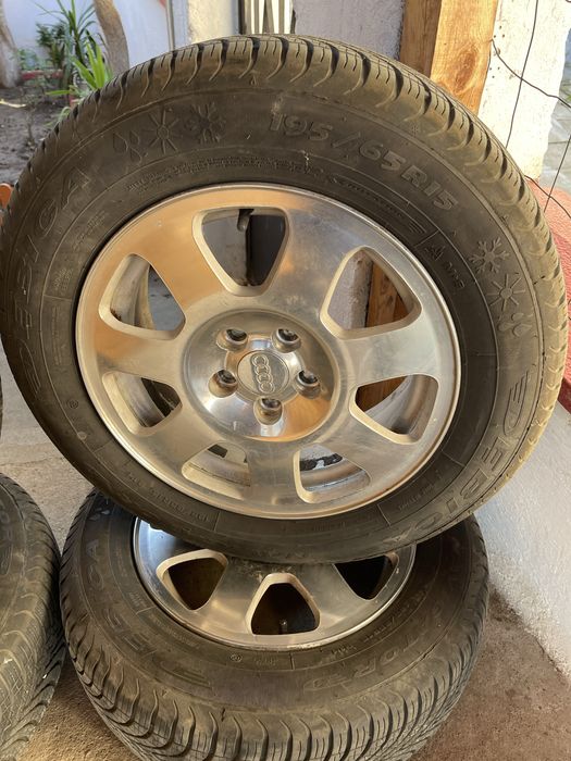 Комплект гуми с джанти за Ауди 5х100