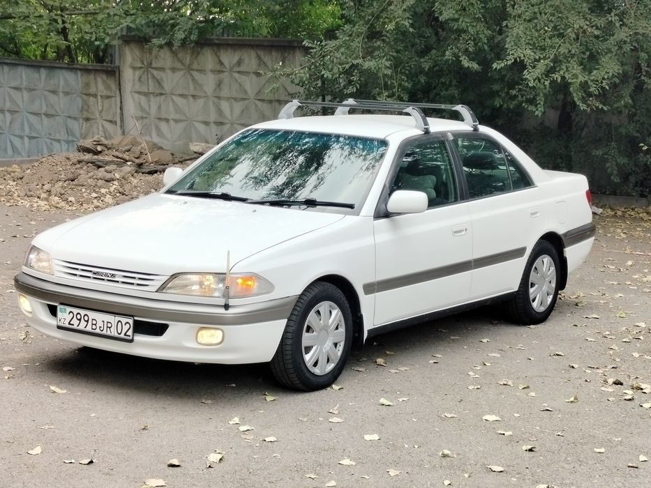 Продам Тойота Карина