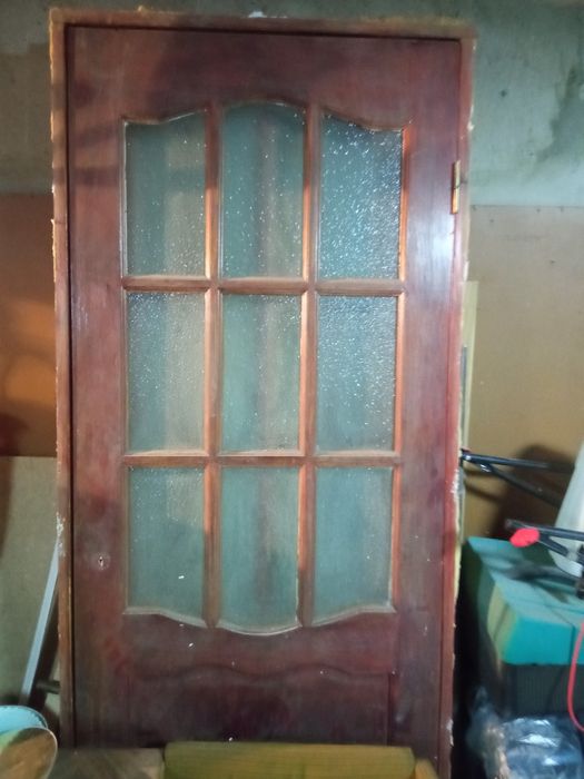 Продам двери вместе с косяком