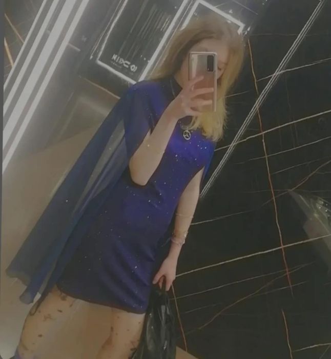 Дамска елегантна контрастна  блестяща рокля по тялото