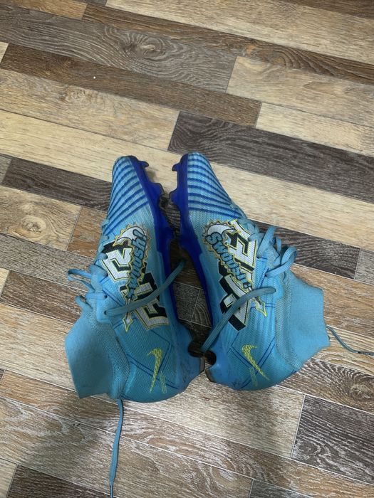 Продам Бутсы 39 размера