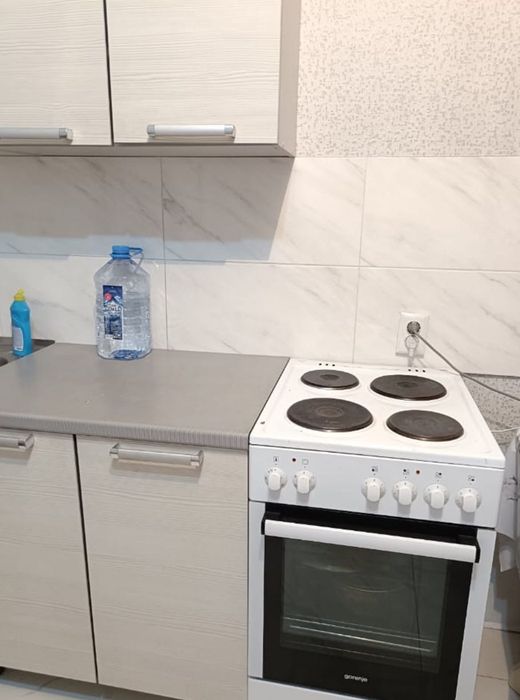 Плита, кухонный гарнитур