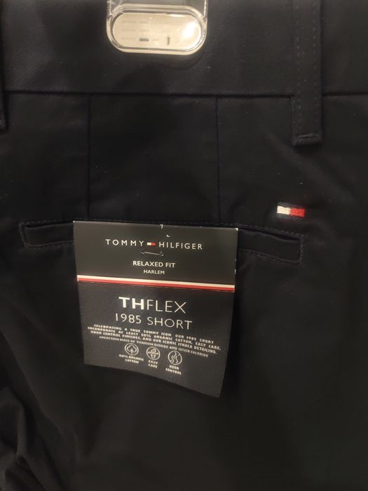 Шорты Tommy Hilfiger.