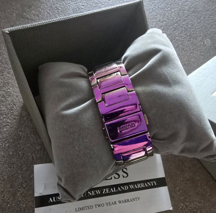 Часовници Guess ( часовник )