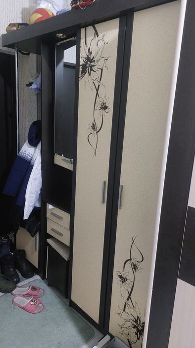 Продам прихожку и шкаф