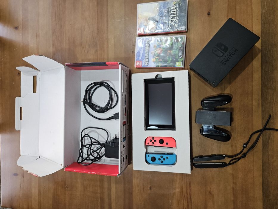 Nintendo Switch 2021 Red & Blue