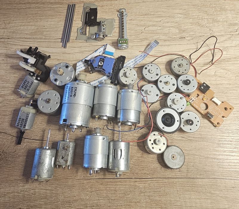 Lot motoare electrice DC si motoreductoare functionale