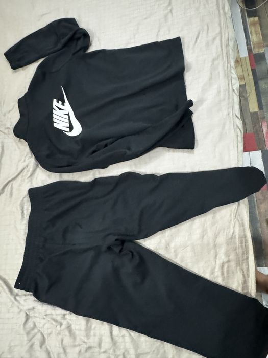 Nike (Найк) оригинален юношески сет – анцуг и 2 тениски, размер 160-168 см